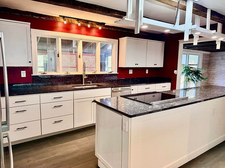 512 Sanborn Road photo 3