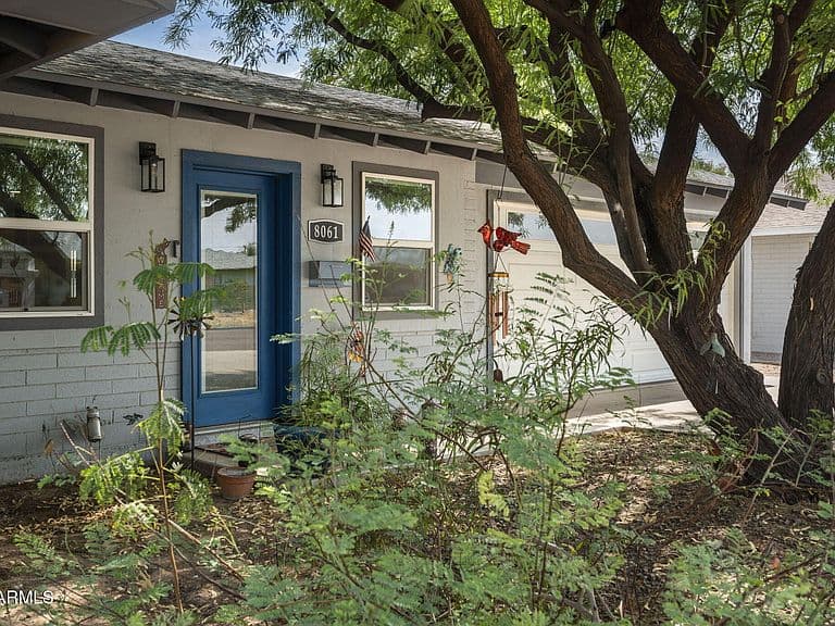 8061 E VIRGINIA Avenue photo 2