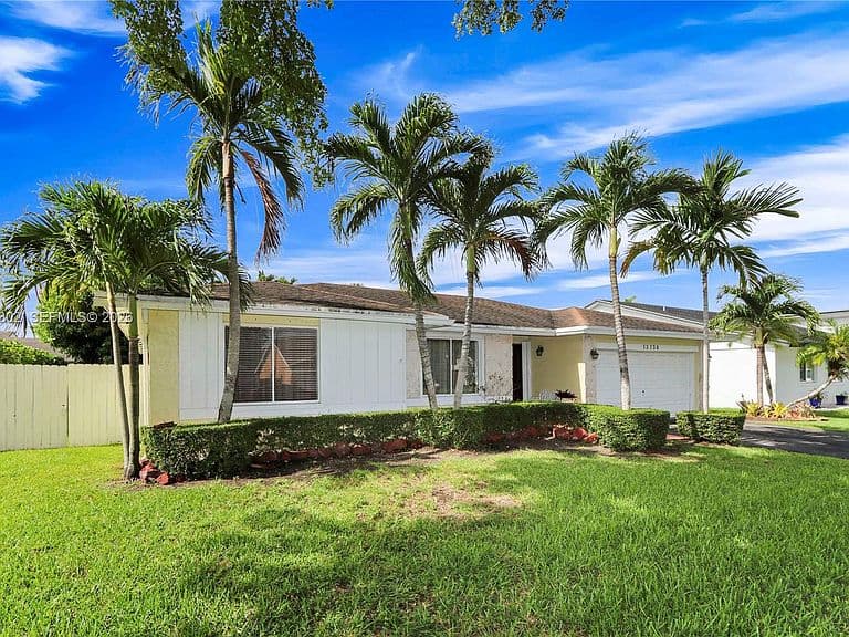 12730 SW 119th St photo 4