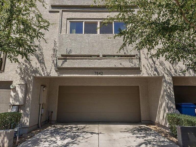7842 N 20TH Glen photo 2