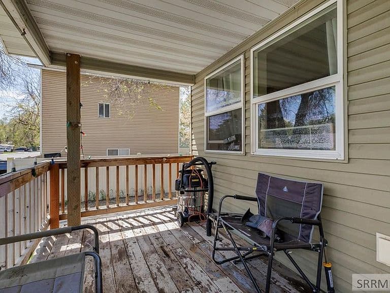 1067 Bannock Ave photo 4