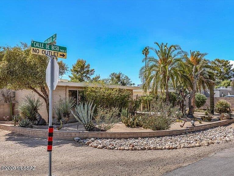 3401 N Calle De Beso photo 2
