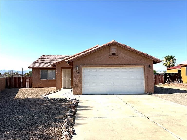 1605 E Rinaldi Way photo 1