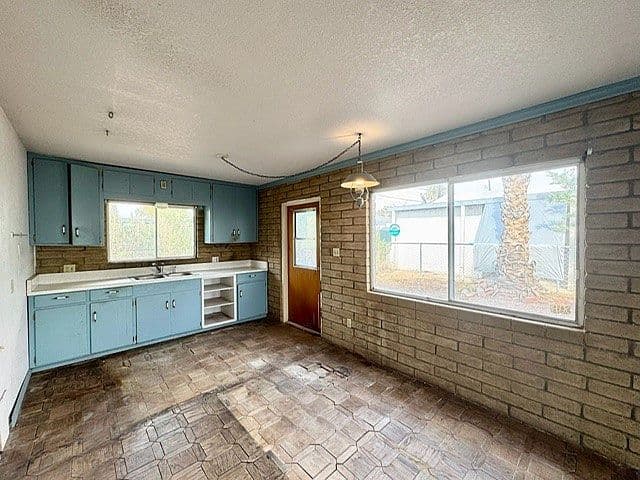319 Santa Cruz Avenue photo 4