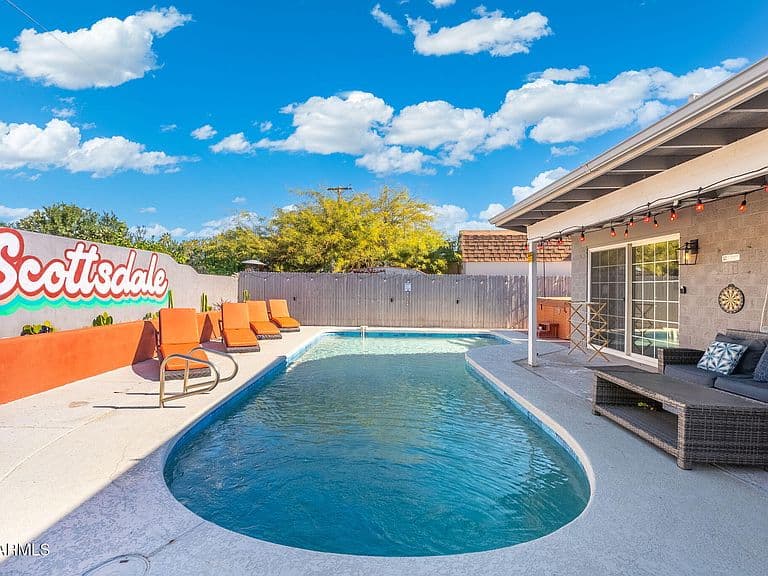 8714 E PLAZA Avenue photo 1