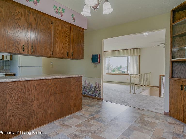 1570 12th St W photo 5