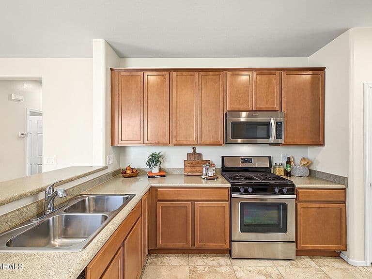 26096 W SEQUOIA Drive photo 5