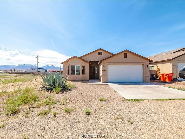 2980 E Neal Avenue photo 1