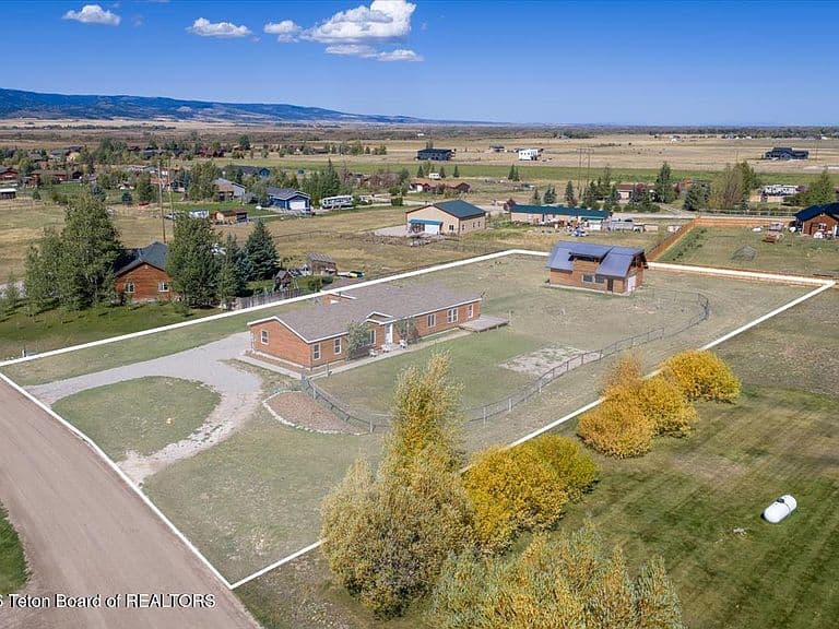 700 Elk Thistle Dr photo 1