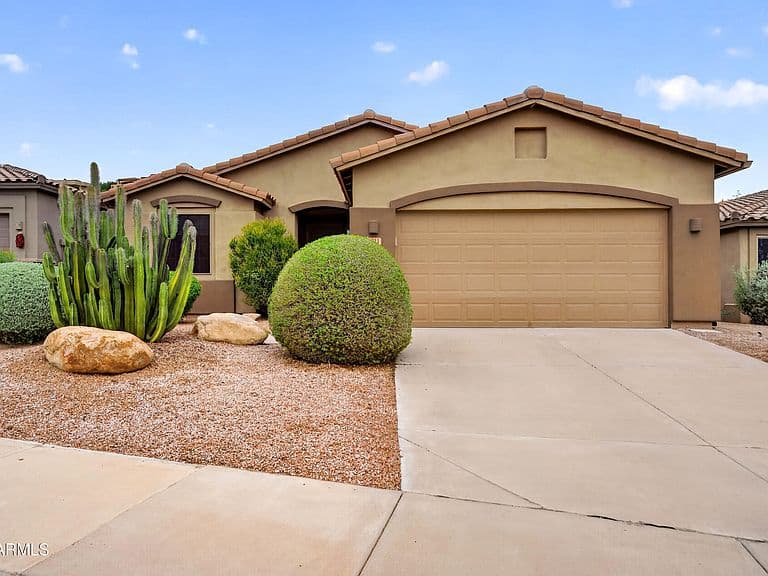 9811 N DESERT ROSE Drive photo 2
