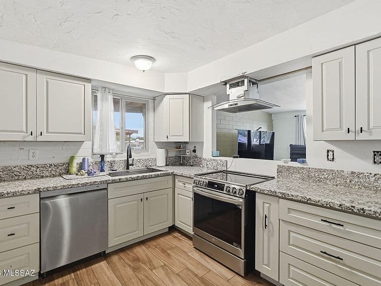 8325 E Louise Dr photo 3
