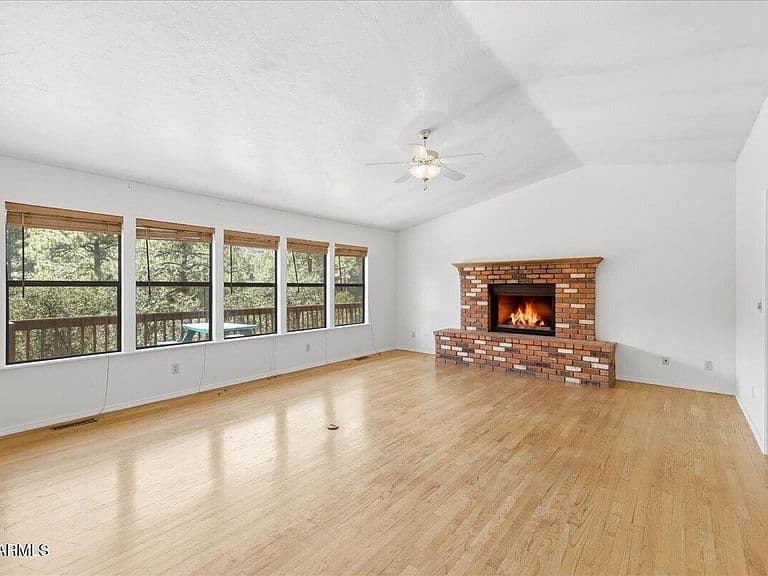 1110 BLUE GRANITE Lane photo 4