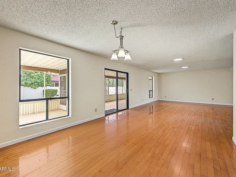 25668 S HOWARD Drive photo 5