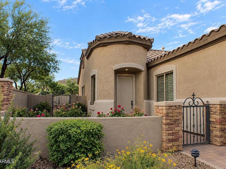3022 W SENTINEL ROCK Road photo 3