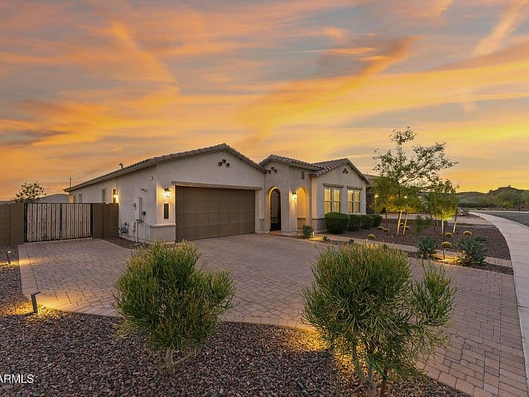 2015 E VILLA LINDA Drive photo 4