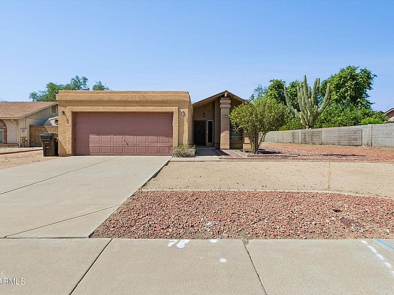 12912 N 79TH Avenue photo 2