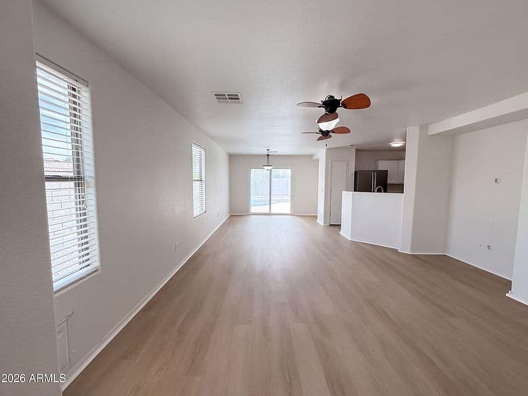 45983 W SHERIDAN Road photo 3