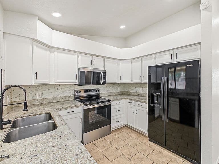 9033 W EL CAMINITO Drive photo 1