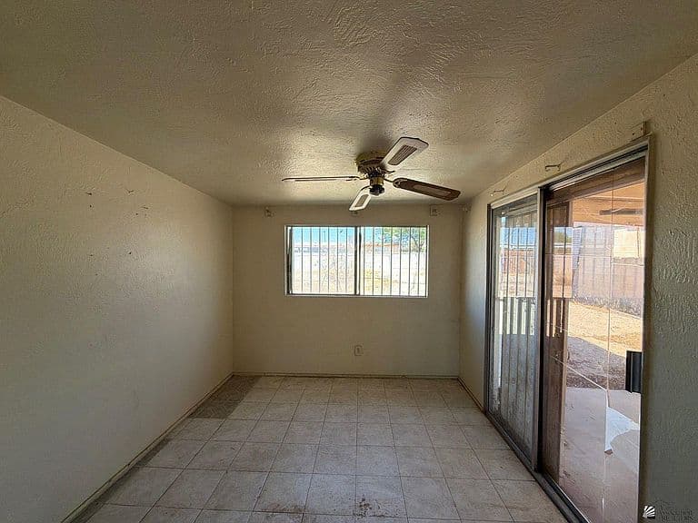 152 W Lowell Dr photo 5