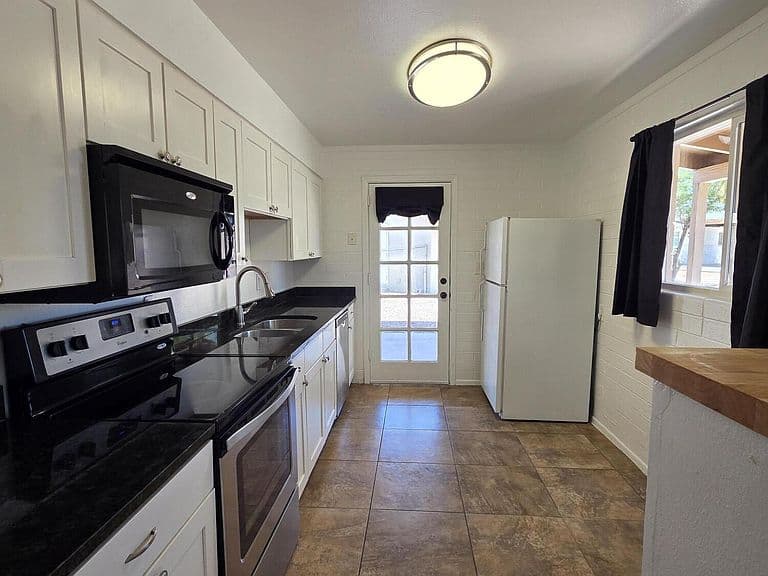 336 S WEAVER Drive photo 4