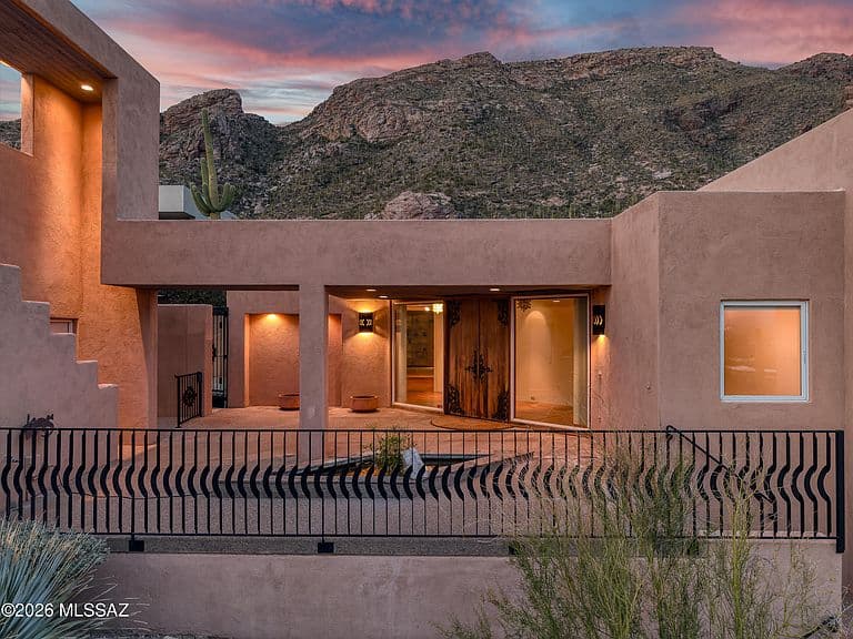 7001 N Ina Pl photo 3