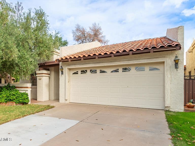 2719 S Santa Barbara photo 4