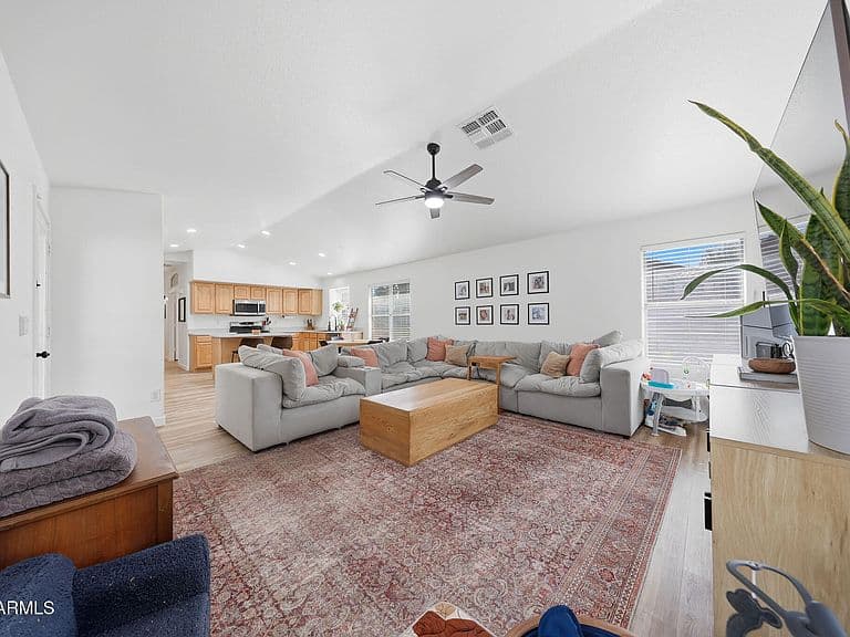 10414 W DALEY Lane photo 5