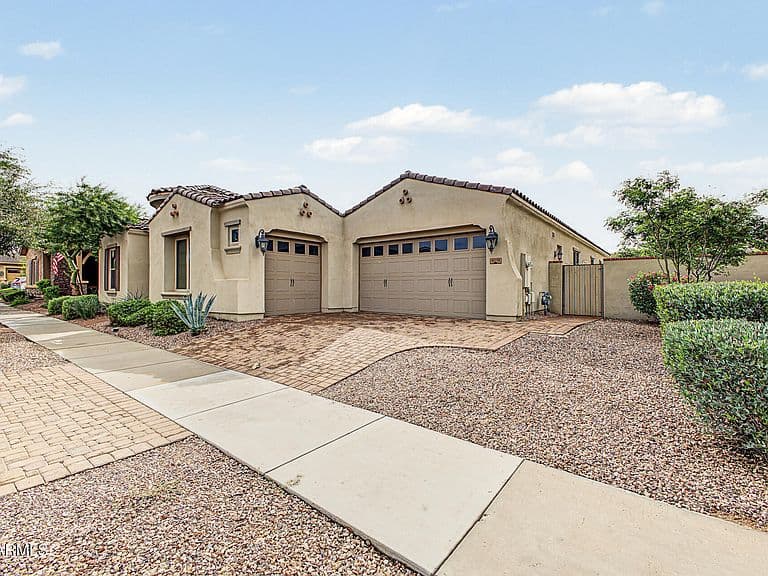 10713 E DIFFRACTION Avenue photo 4