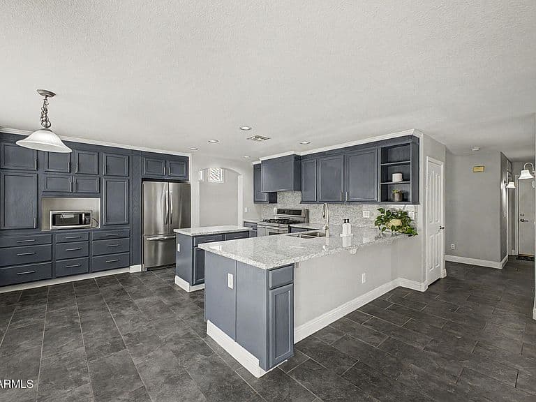 1098 S ROCA Street photo 3