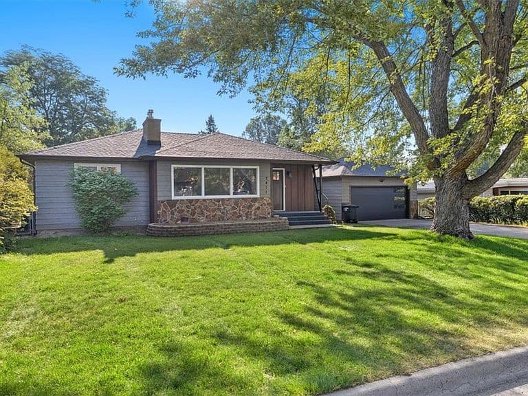 2411 Patricia Ln photo 3