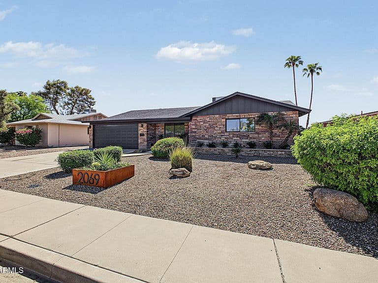 2069 E CARSON Drive photo 2