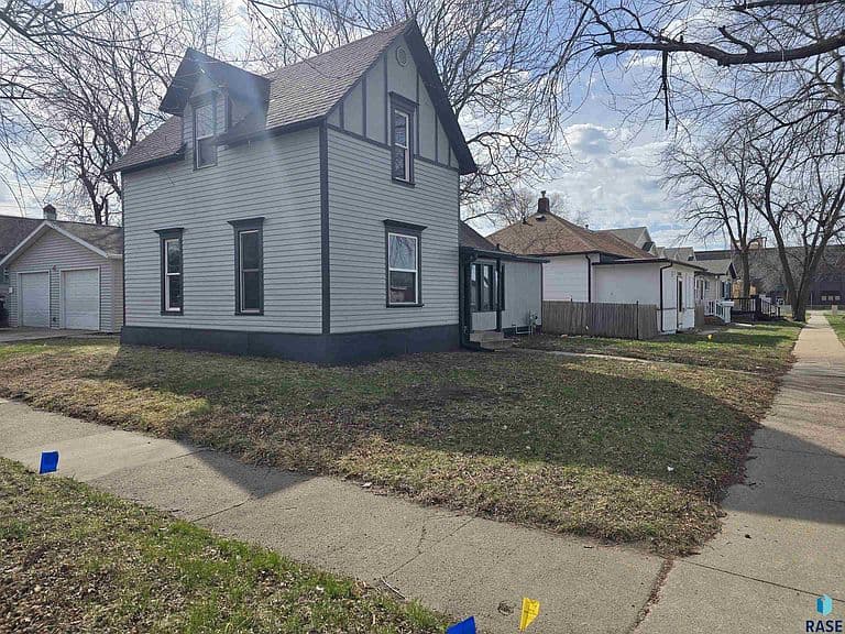 232 N Nesmith Ave photo 2