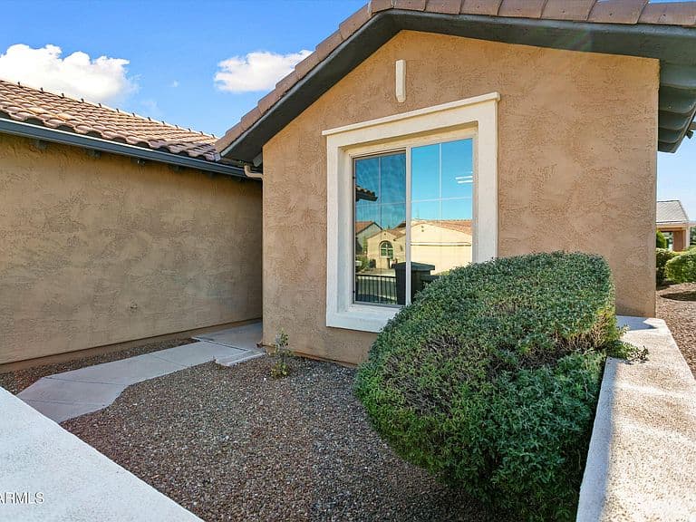 26223 W LOUISE Drive photo 4