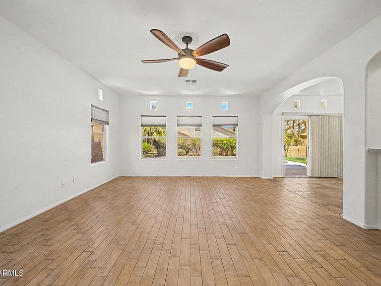 10594 W LONE CACTUS Drive photo 5