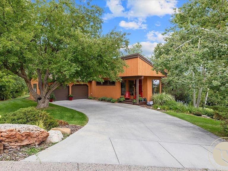 3227 Country Club Cir photo 2