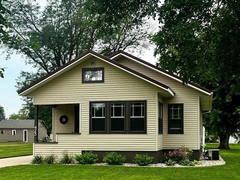 423 Kasan Ave photo 2