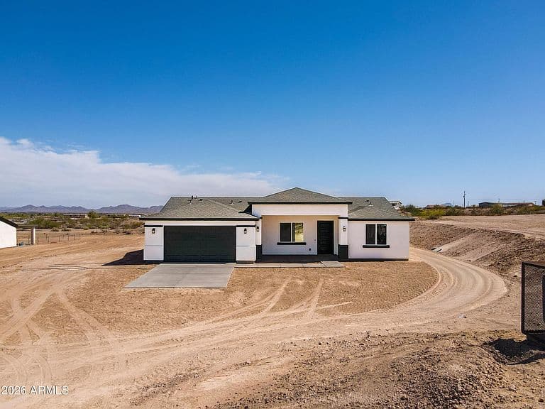 32959 W ELWOOD Street photo 2