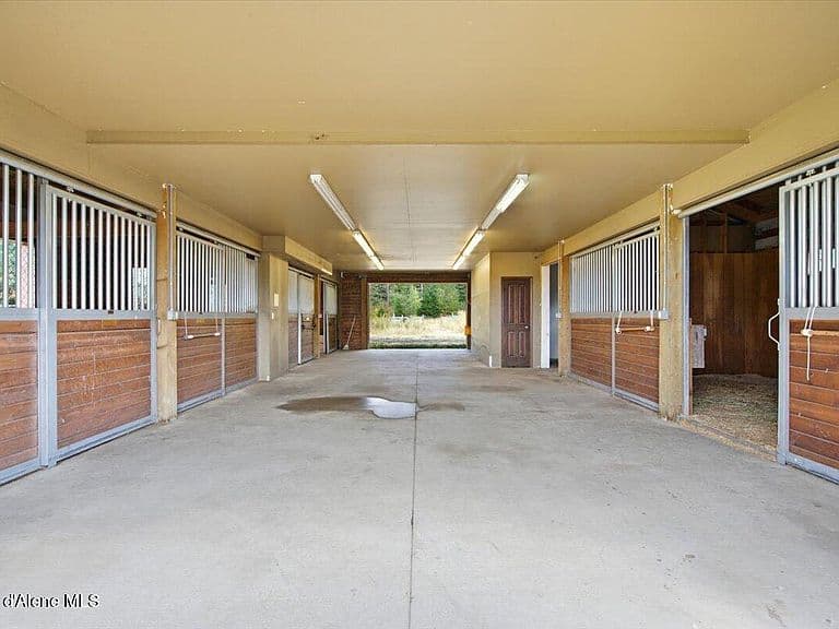 38069 S Highway 3 photo 3