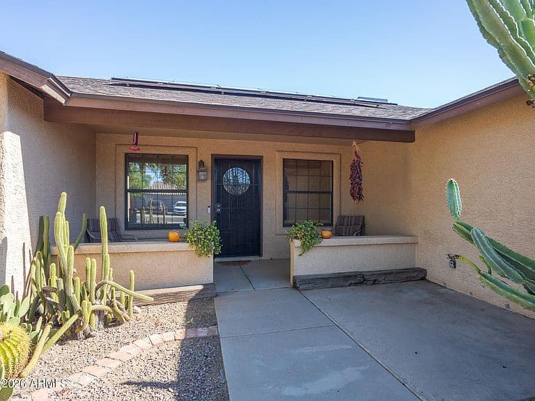 1156 E SUNSET Drive photo 5