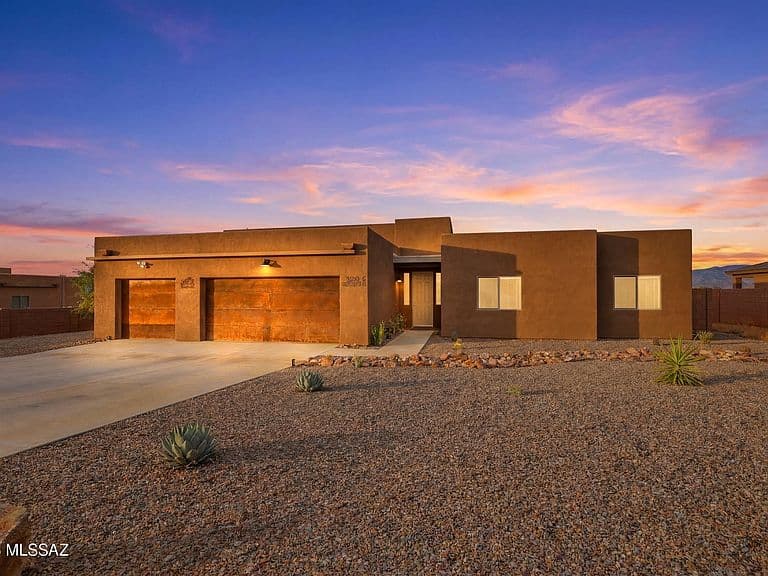 3335 E Canyoneer Dr photo 1