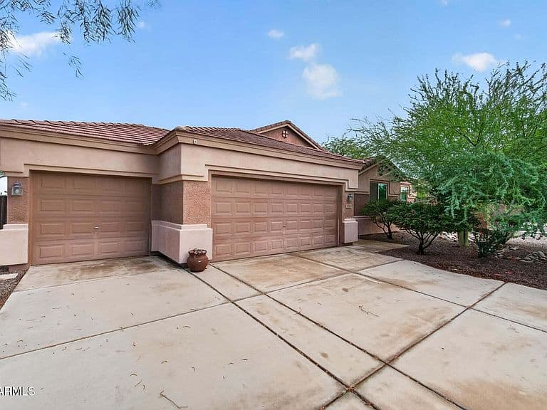 1518 E FONTANA Drive photo 2