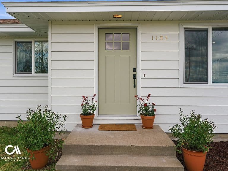 1103 Highland St photo 3