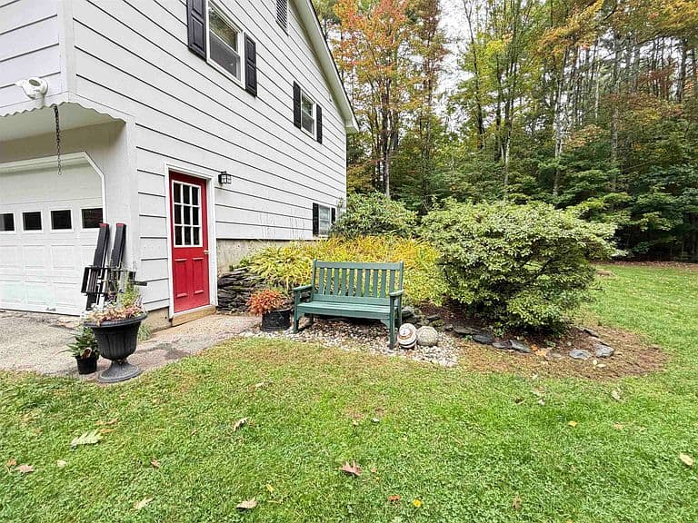 87 Colonial Drive photo 3