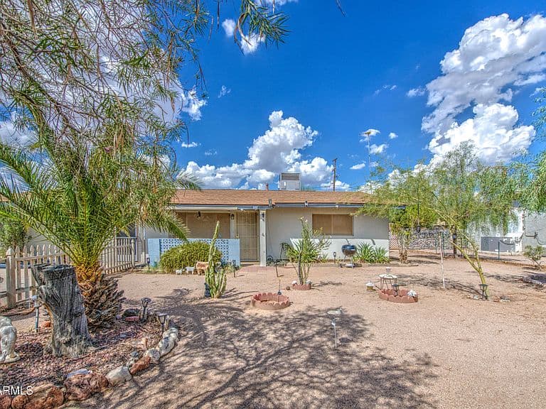 740 E DESERT Avenue photo 1