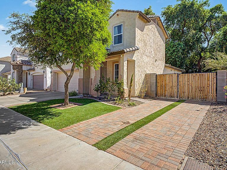 1205 E CHAMBERS Street photo 5
