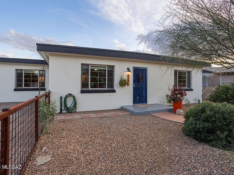 316 E Lester St photo 5