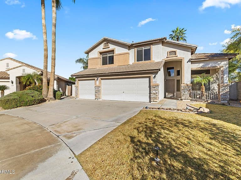 574 W Weatherby Pl photo 4