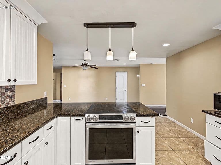 1226 E AVENIDA ELLENA Avenue photo 4