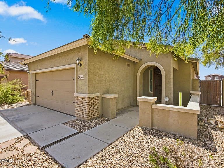 20263 W TONTO Street photo 2