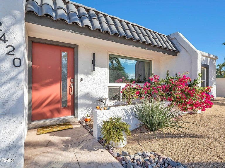 2420 E SHANGRI LA Road photo 4